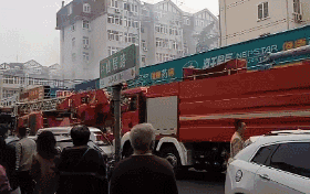 突發(fā)！青島一居民樓發(fā)生爆燃！已造1人死亡，7人受傷！3公里外有震感…