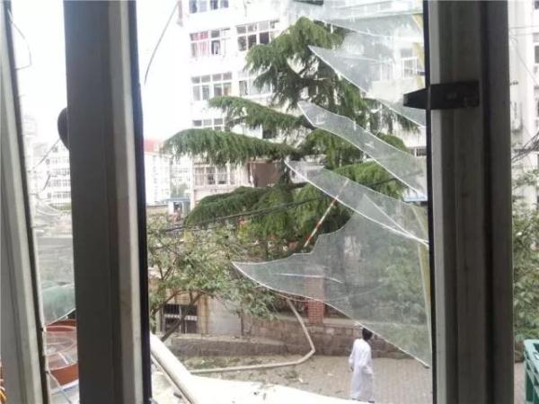 突發(fā)！青島一居民樓發(fā)生爆燃！已造1人死亡，7人受傷！3公里外有震感…
