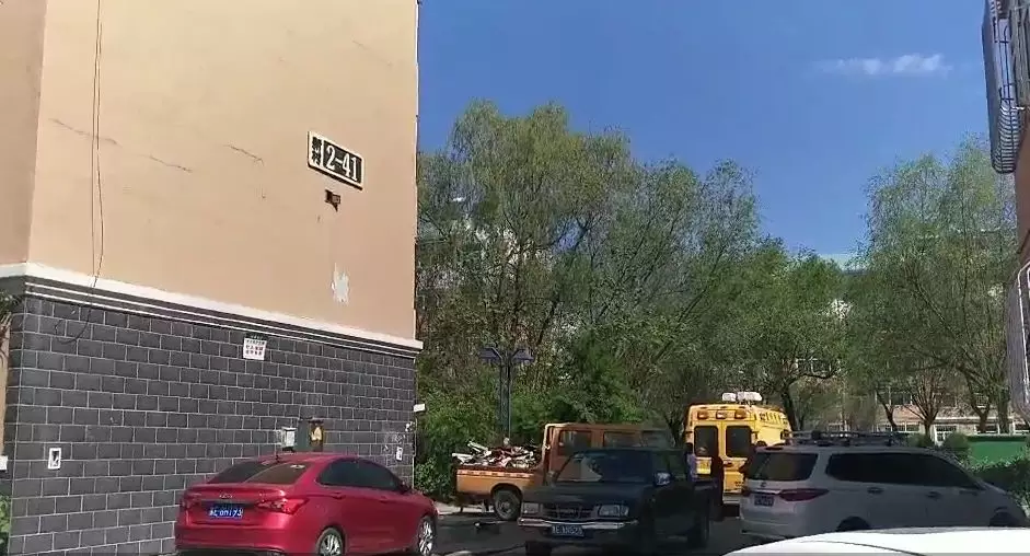 今晨，大慶經五街2-41號樓二單元一樓發(fā)生燃氣爆炸！